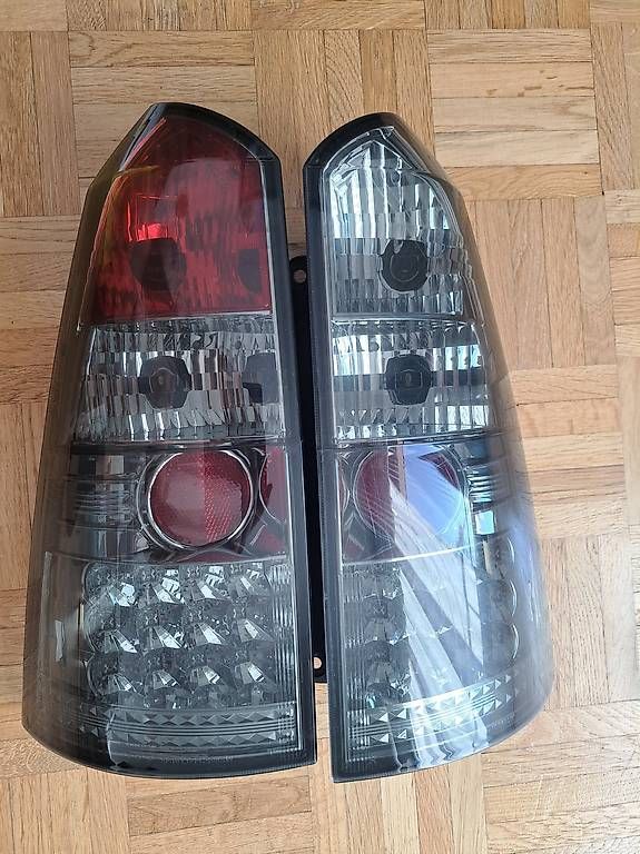 Alle Autoersatzteile: Ford Focus Rückleuchten Schwarz – Gebraucht aus Bettlach von tom_yf2m