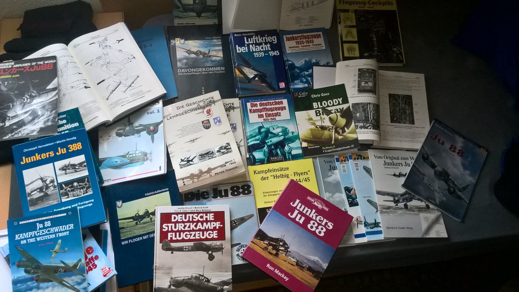 Livres: Bücher WW2 Junkers Ju 88 & originale Handbücher – D'occasion à Sachseln par falkster