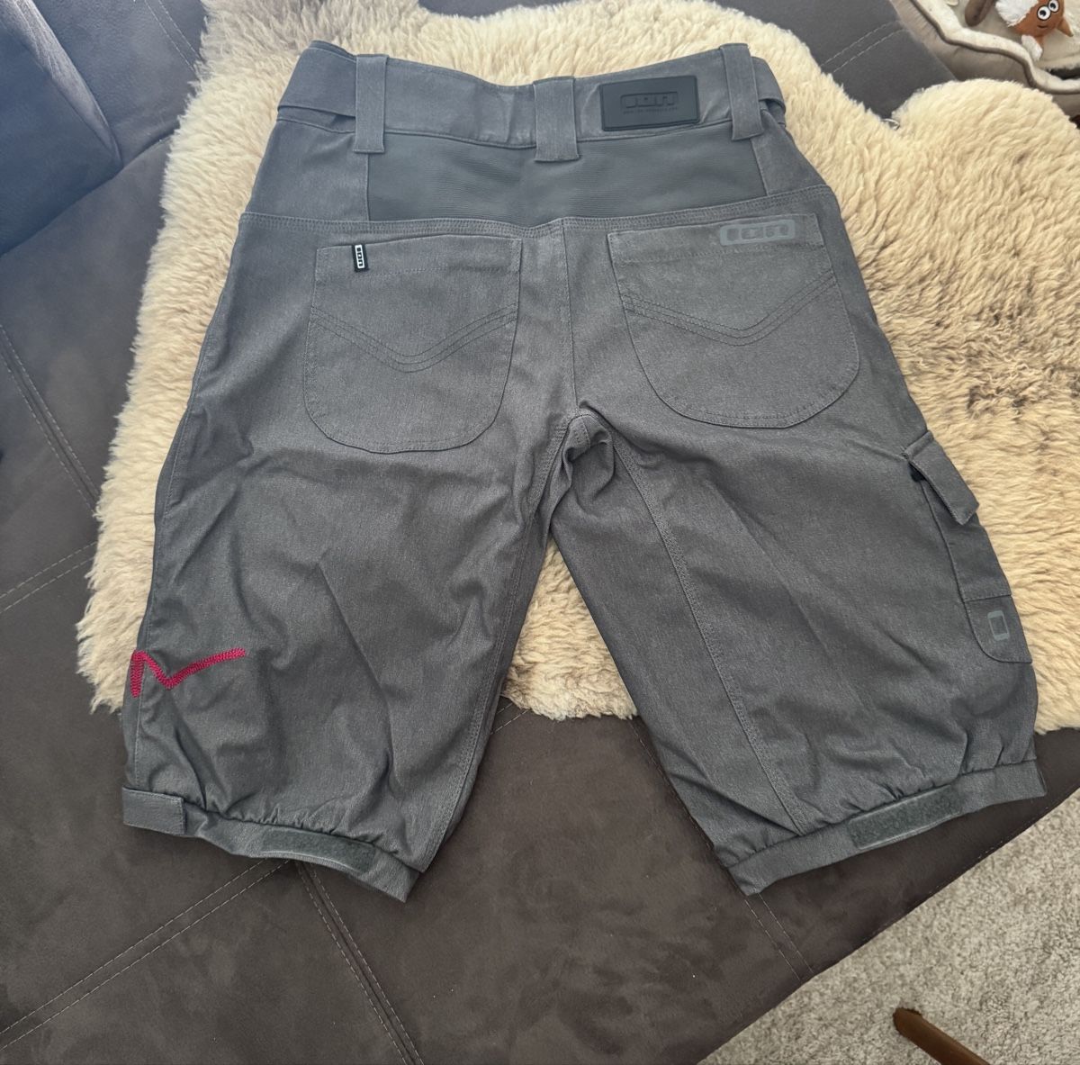 Hosen: Bikehose ion grau – Gebraucht aus Rorschach von Tonia91 1