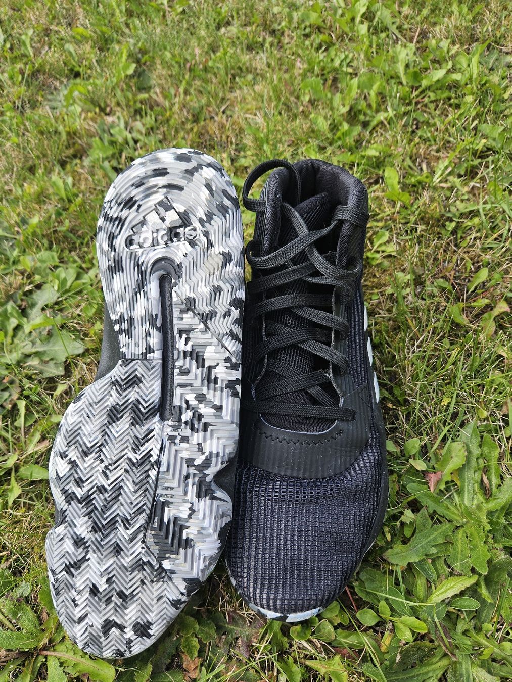 Adidas Scarpe da uomo: Adidas Pro Bounce  Halleschuhe, Gr. 45.1/3 – Usato da Schaffhausen venduto da GreenApple212 2