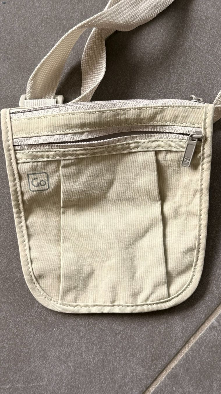 Borse: Reisebeutel-Umhänge-Brust-Tasche – Nuovo (secondo la descrizione) da Lommis venduto da manmarmi