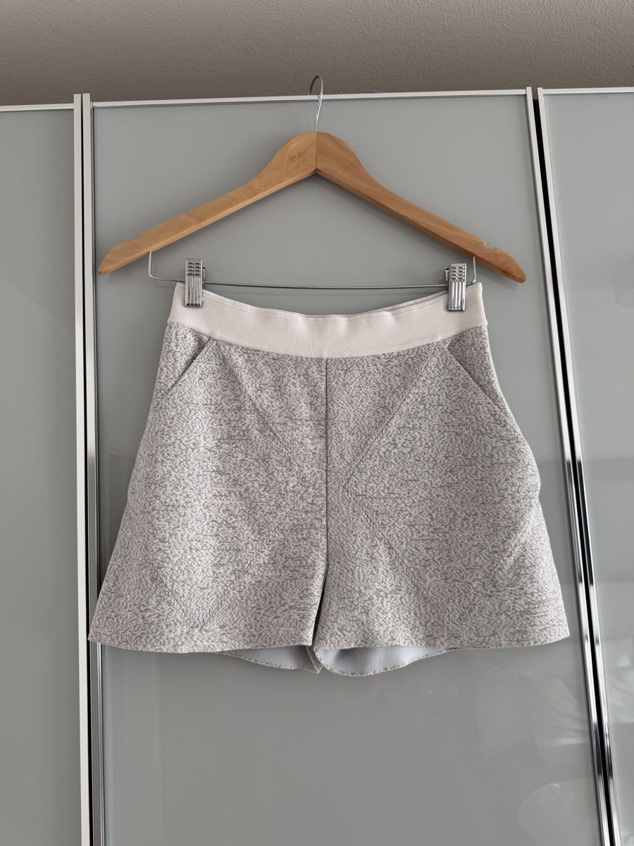 Balenciaga Pantaloni: Balenciaga Shorts Gr. 36 – Usato da Dübendorf venduto da MariaS.