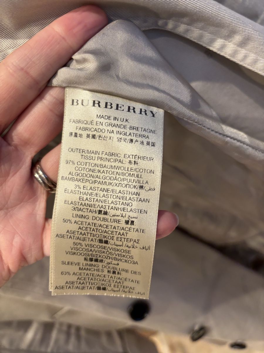Burberry Cappotti: Authentic Burberry London beige Trench Coat, Size S – Usato da Windisch venduto da bymarikaa 2