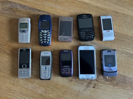 Handys Samsung, Nokia, Blackberry, Sony Ericsson Konvolut