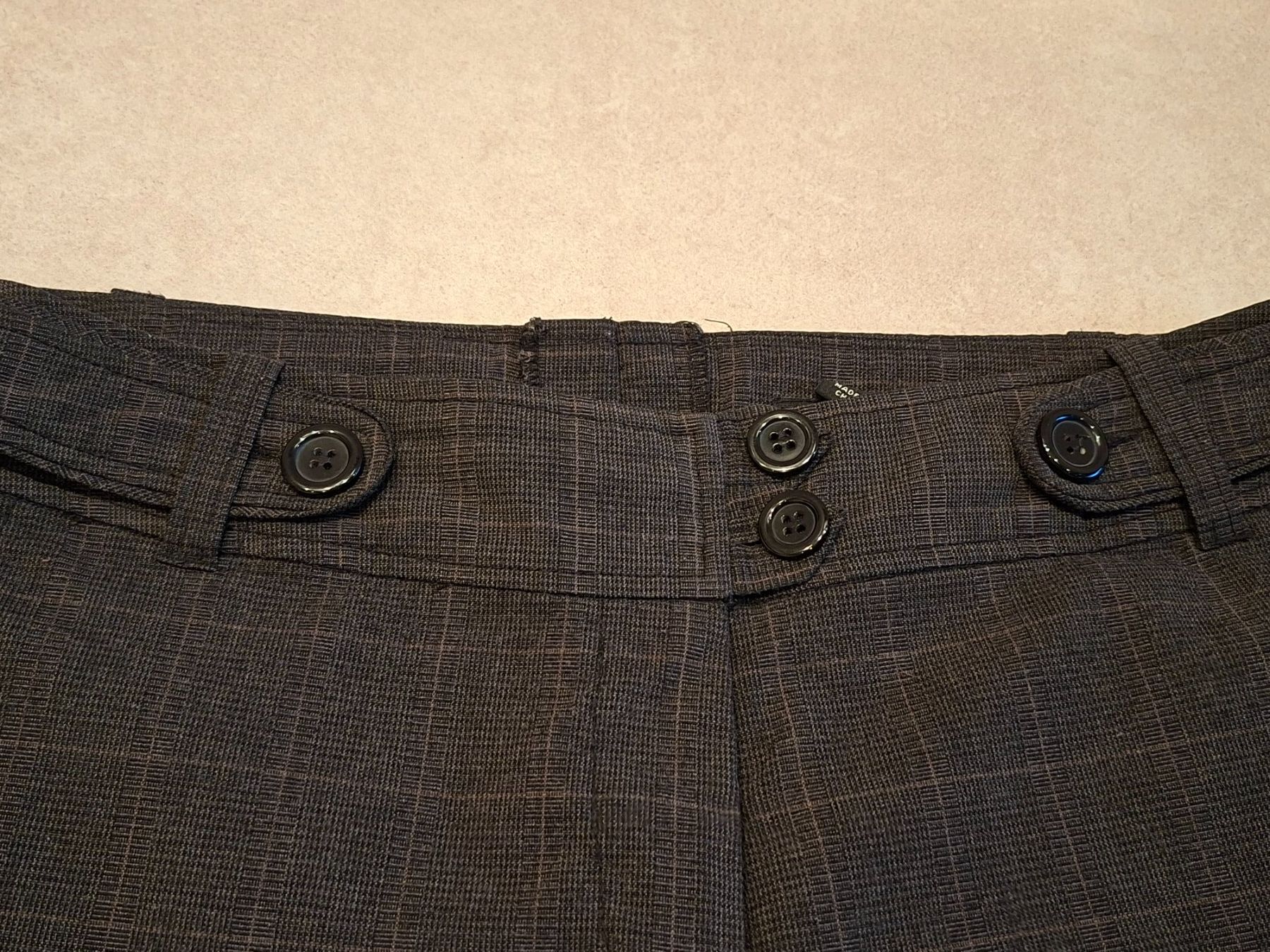 H&M Pantalons: 3/4 Hose – D'occasion à Waltenschwil par PlantAddict 1