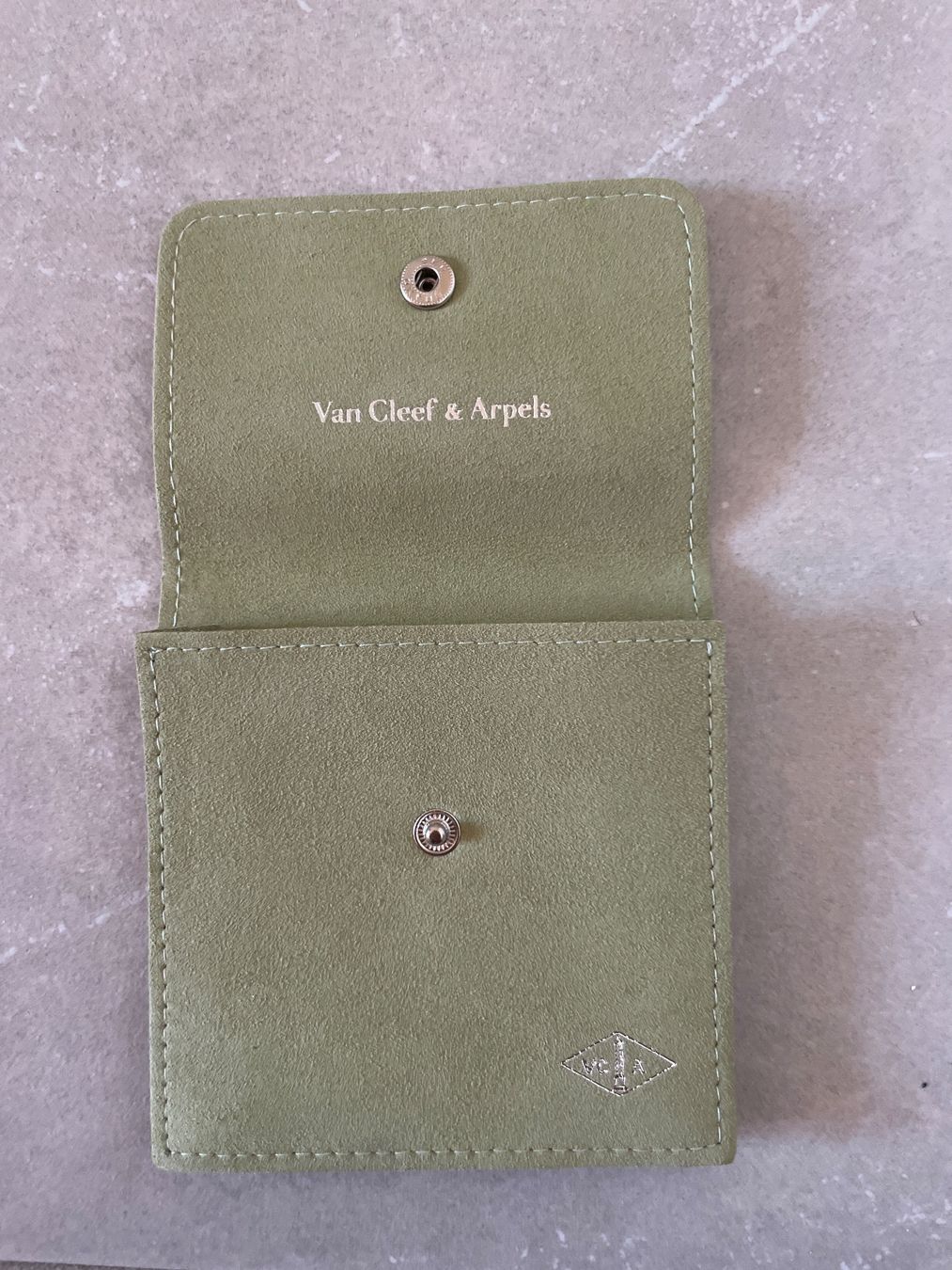 Altro in  Abbigliamento & Accessori: Van Cleef & Arpels Schmuck Etui grün Top! – Nuovo (secondo la descrizione) da Wilen b. Wollerau venduto da LastChance22 1