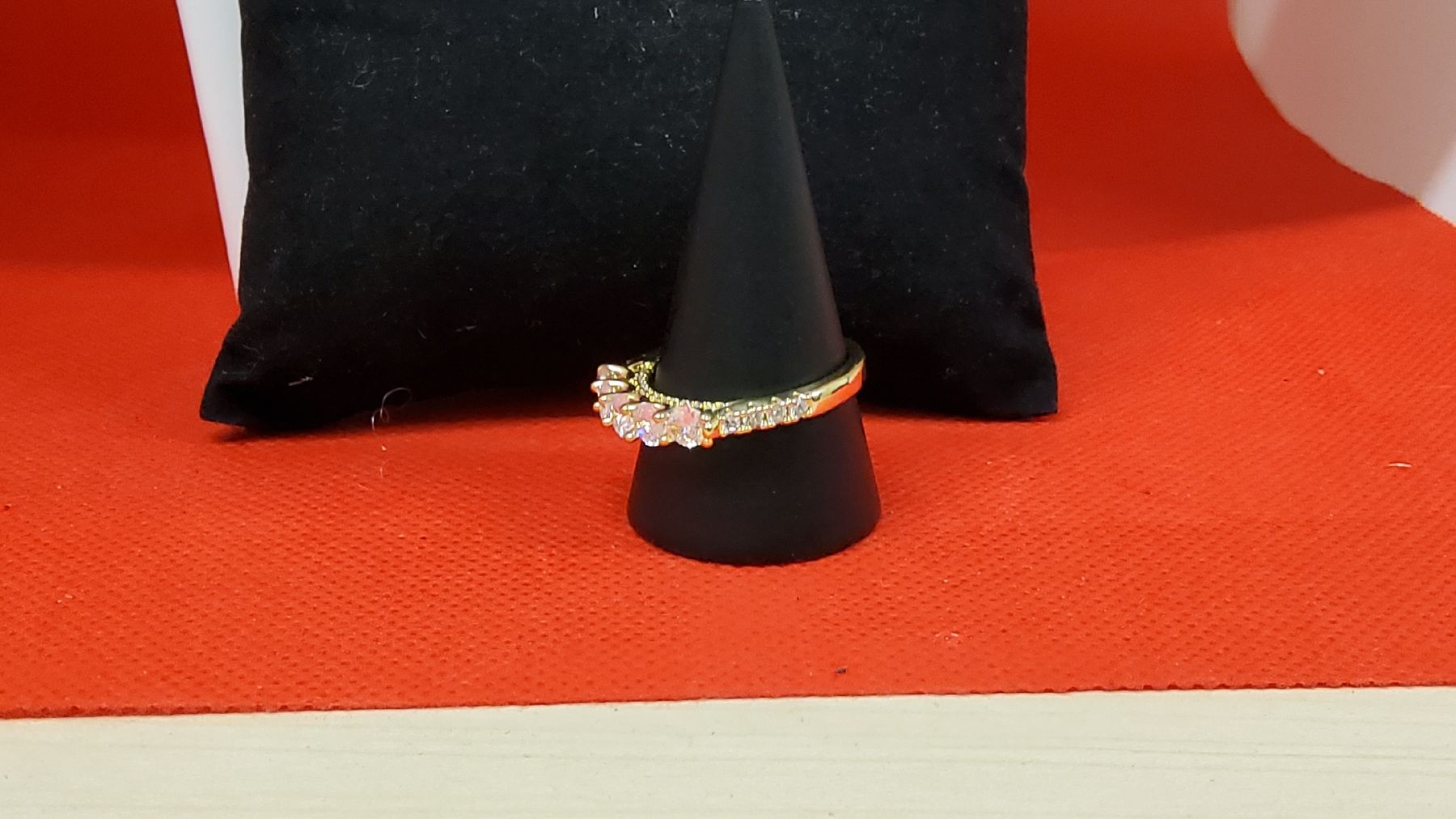 Anelli: Ring mit 5 weissen Steinen Gr. 59 – Nuovo (secondo la descrizione) da Herisau venduto da Nluanalucas 1