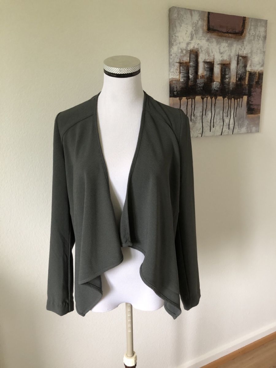 Boléros: Bolero/Feine Jacke Gr. 36 – D'occasion à Schaffhausen par Fixier