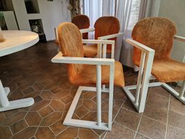 Vintage Stühle mit orangefarbenem Bezug, Samtstoff