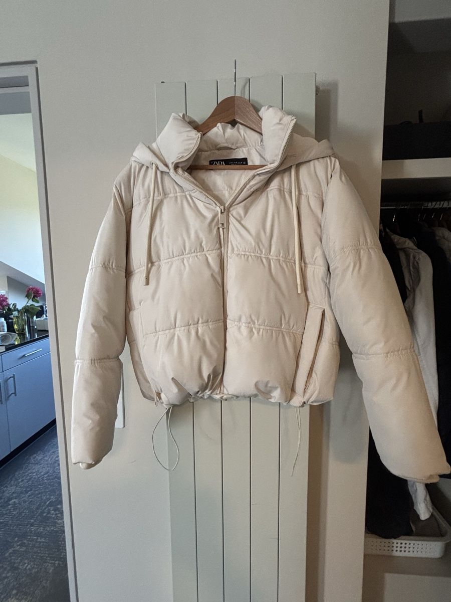 Zara Giacche: Daunenjacke beige  – Usato da Bern venduto da fortis1 2