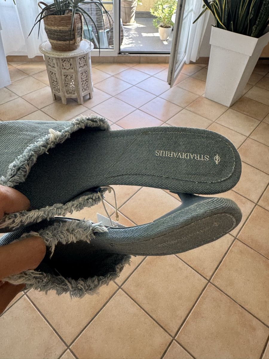 Damenschuhe: kitten heels en jeans  – Neu und originalverpackt aus Lonay von nei_79jc 4