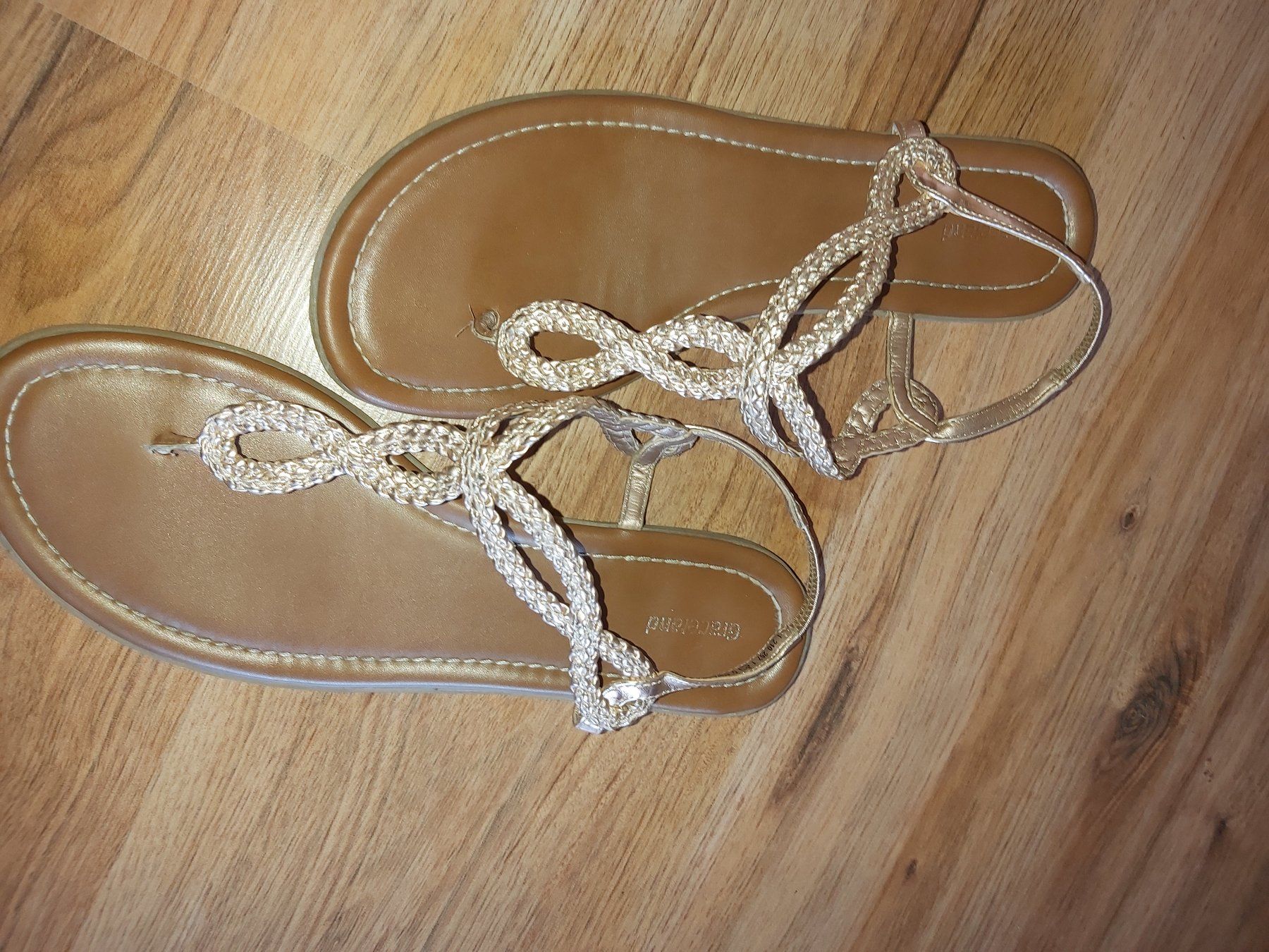 Scarpe da donna: Sandales or-rose taille 43 – Usato da La Rippe venduto da veromaud