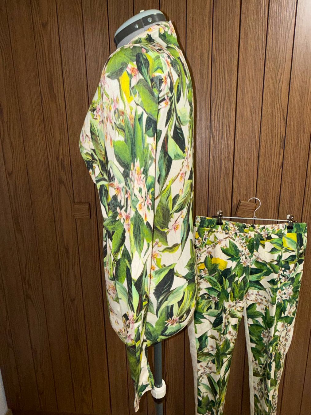 Dolce & Gabbana Pulls & Sweat-shirts: Dolce&Gabbana 100% Silk Cardigan – D'occasion à Schattdorf par Remligand 1