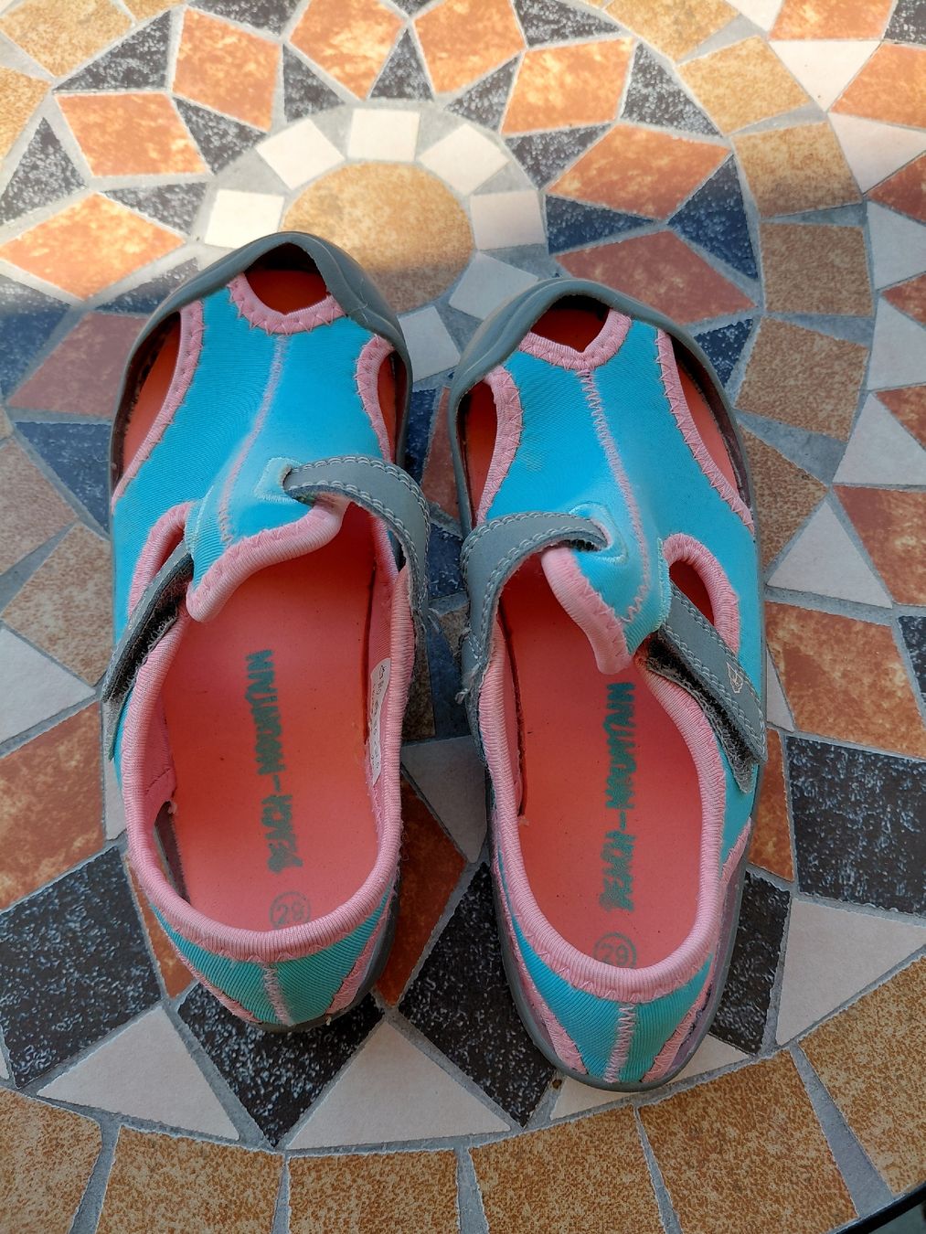 Scarpe per ragazzi: Badeschuhe Kinder – Usato da Mettlen venduto da mettlen03a