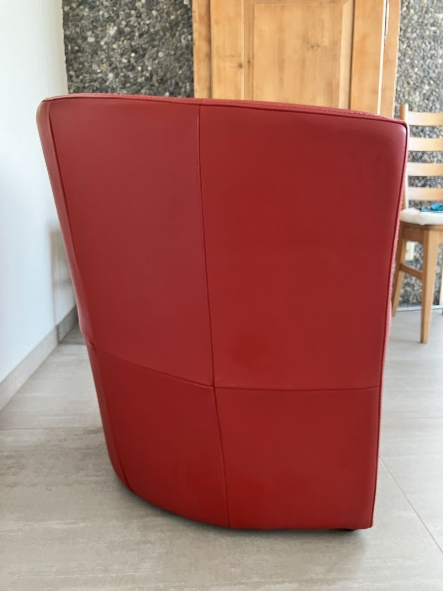 Poltrone: Leder-Sessel rot – Usato da Möriken AG venduto da nagross 1