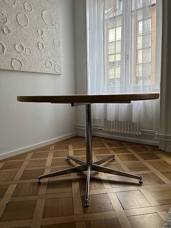Tavoli: Runder Holztisch mit Metallfuss – Usato da Basel venduto da jan_xwq9 2