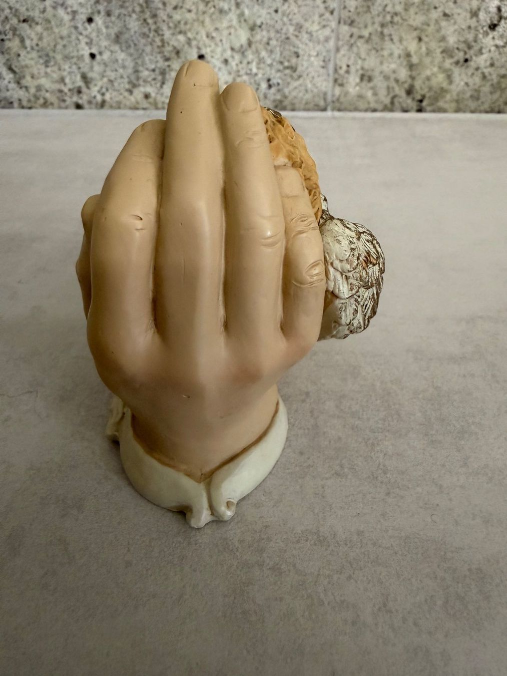 Figuren: Dekorativer Engel in Hand – Gebraucht aus Geroldswil von Jeremy11 2