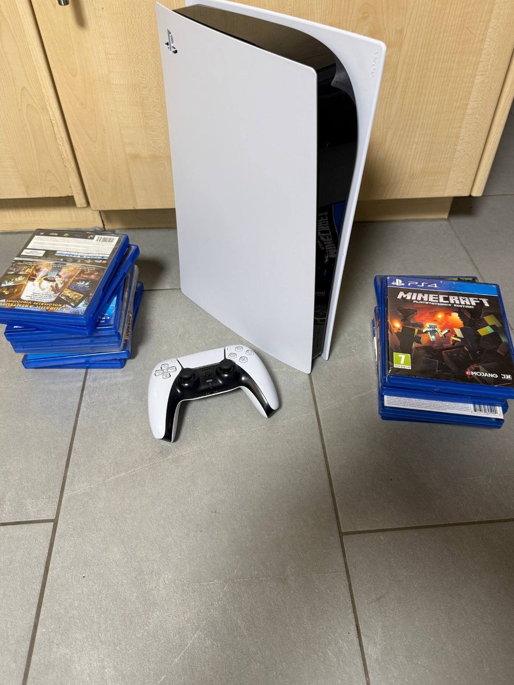 Sony Console: PlayStation 5 Disc Edition inklusive Controller (PS5) – Usato da Naters venduto da vir_8t9z 2