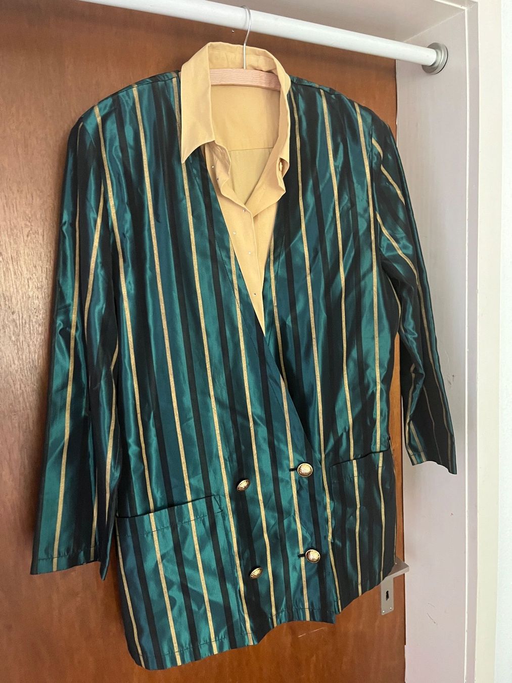Jacken: Blazer mit Bluse – Gebraucht aus Würenlos von Schnudi10