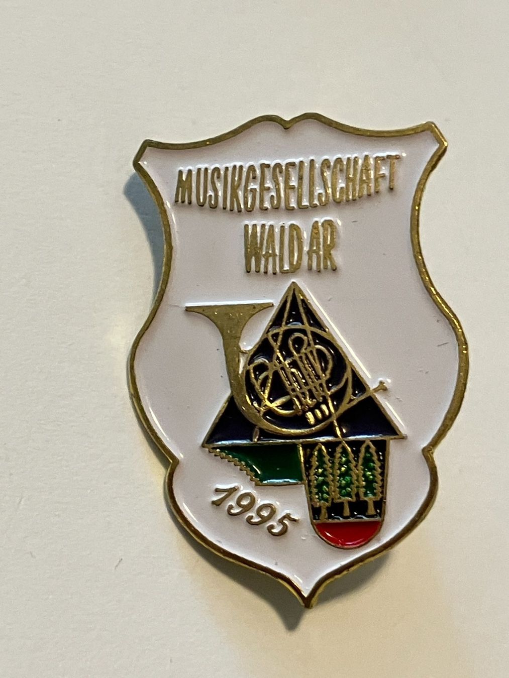 Placchette & Badge: 1 Pin Musikgesellschaft Wald AR – Usato da Basel venduto da djwwpp