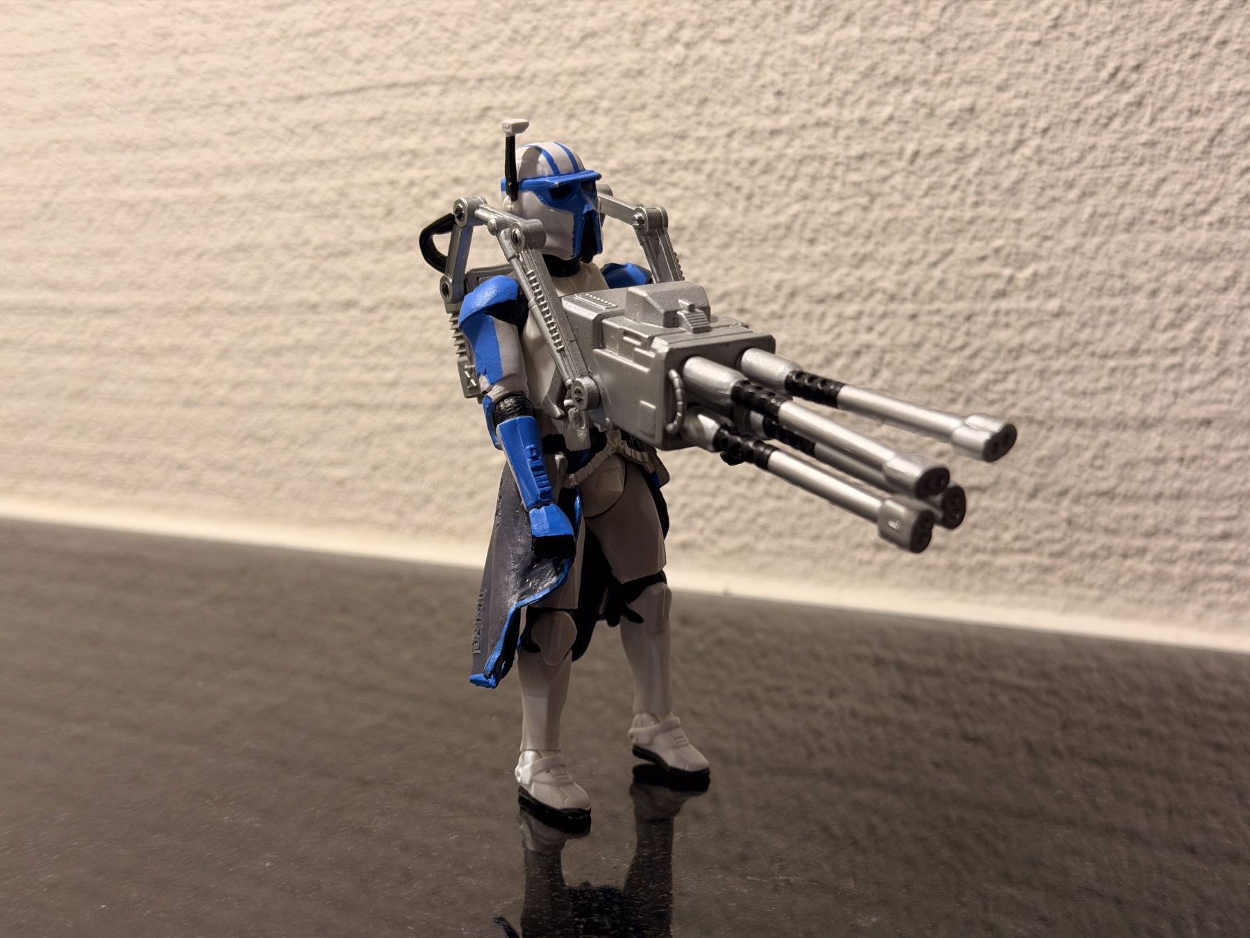 Hasbro Statuette: Hasbro Star Wars Clone Wars Heavy Gunner Clone Trooper – Usato da Reinach BL venduto da Graphix