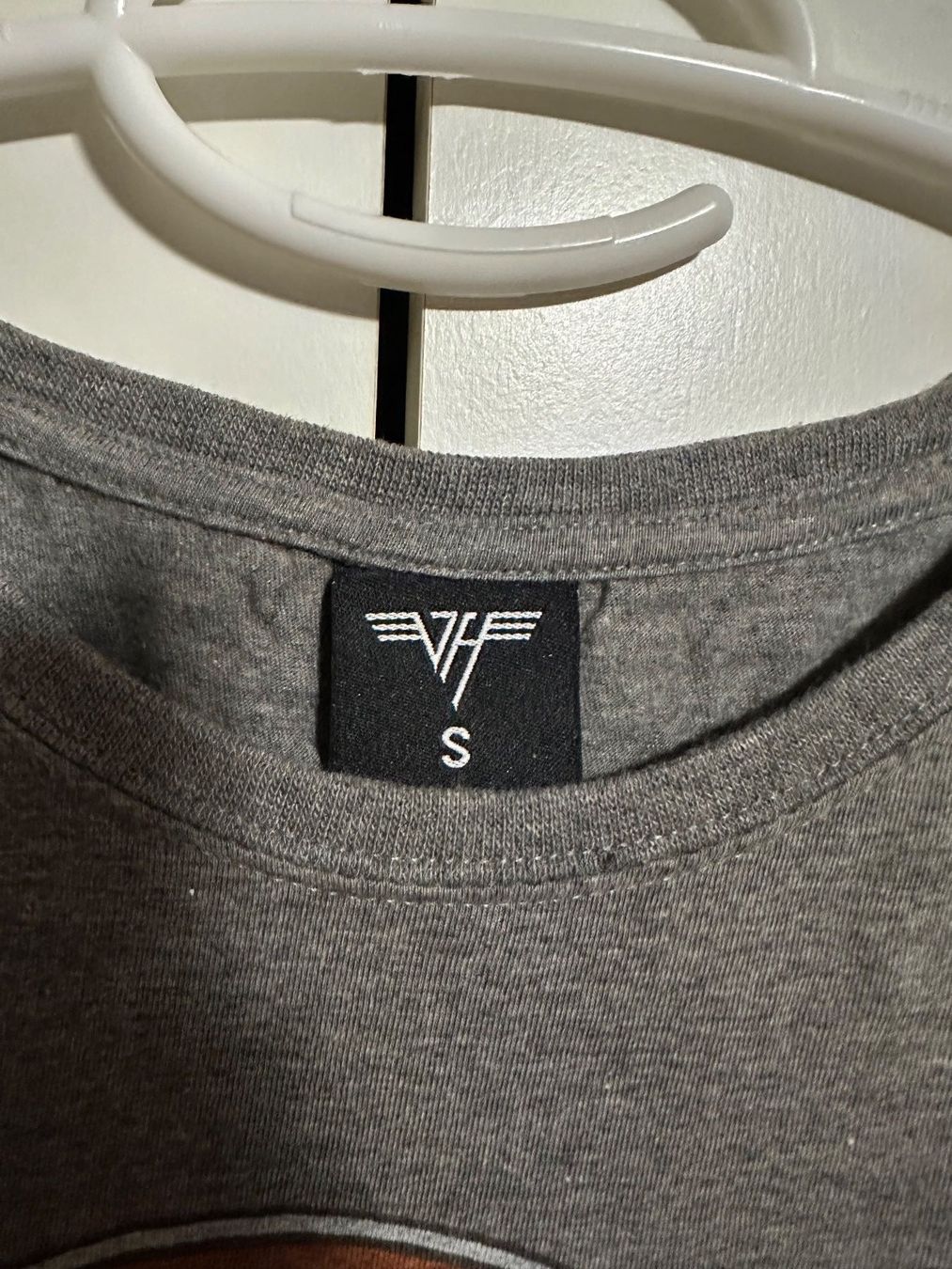 T-shirt: Van Halen Bandshirt (S) – Usato da Schaan venduto da Hermine2018 1