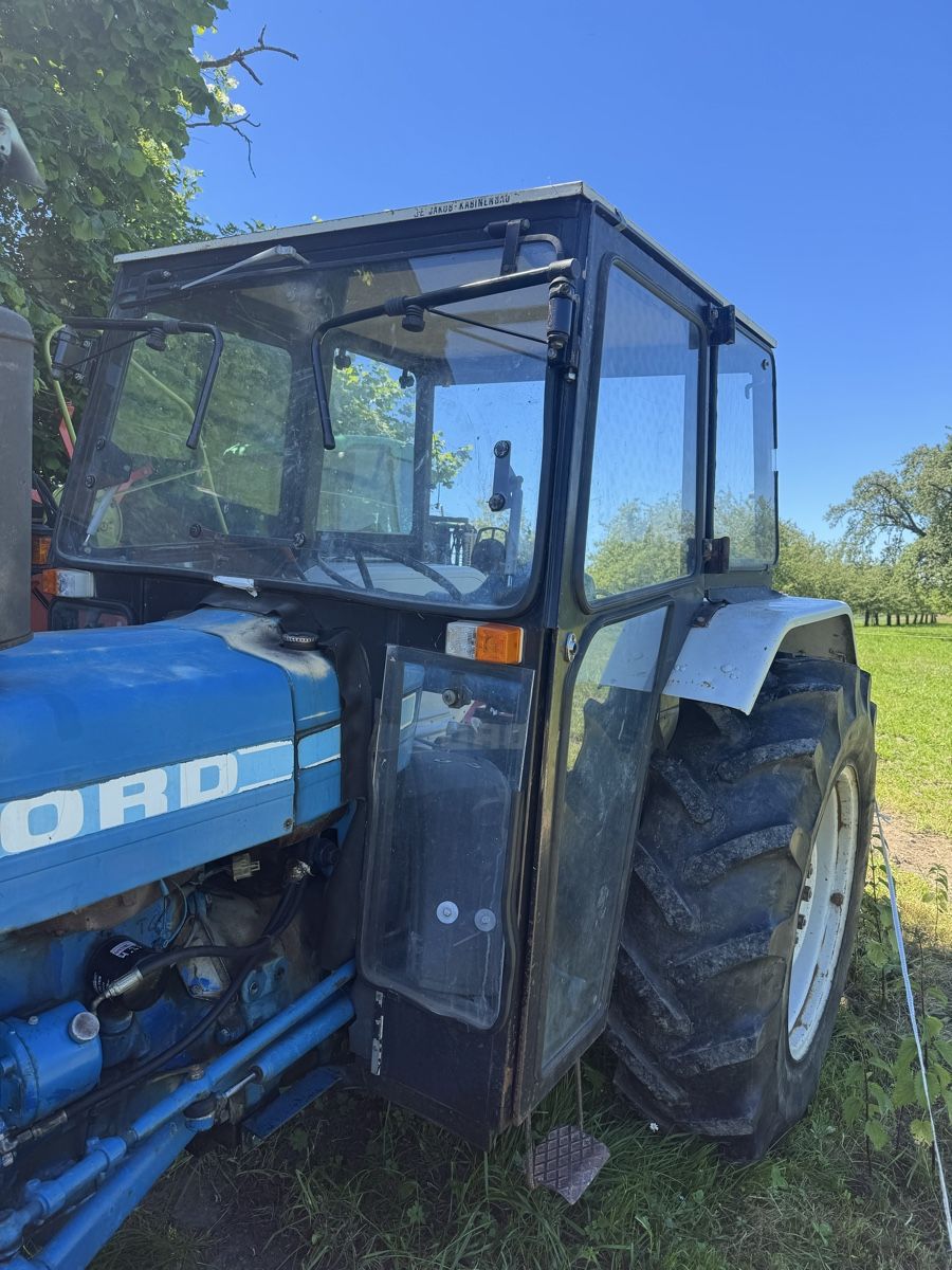 Ford Accessori per altri veicoli: Kabine für Traktor Ford – Usato da Winden venduto da farmalld439