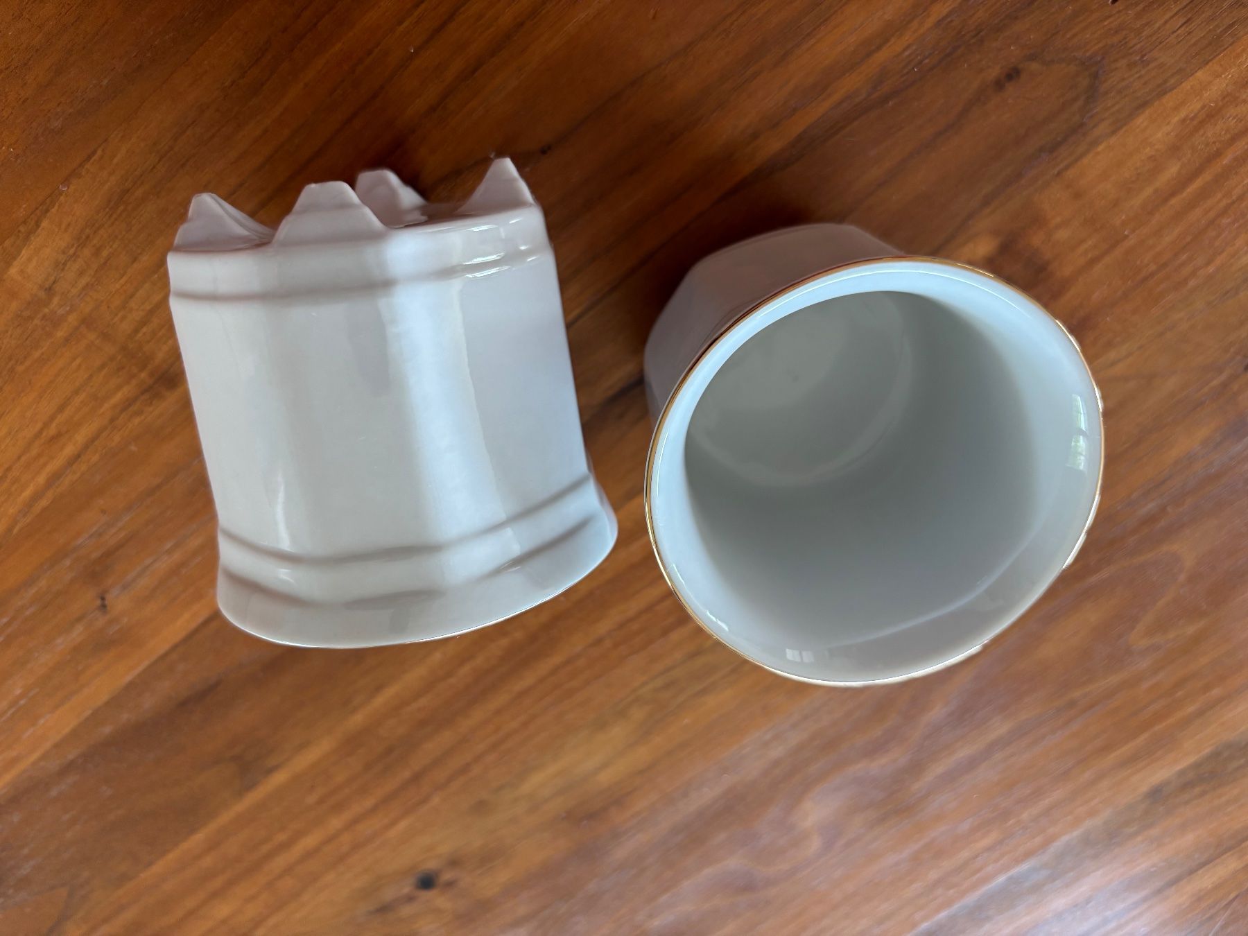 Vasi per fiori: 2 Cachepot / Uebertopf mit Goldrand weiss – Nuovo (secondo la descrizione) da Balsthal venduto da Uroby 2