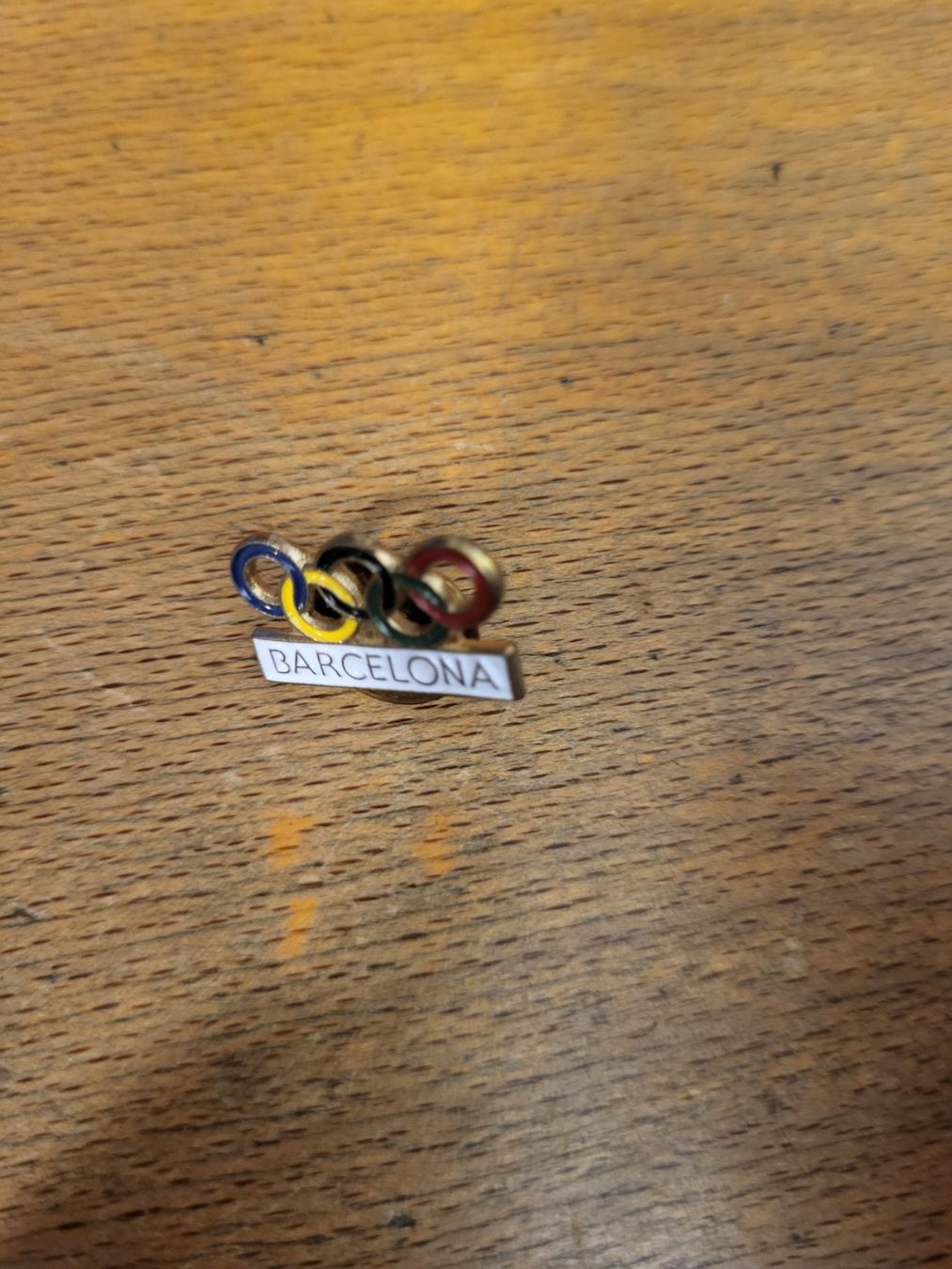 Placchette & Badge: Pin Olympia Barcelona – Usato da Thun venduto da Kissthis