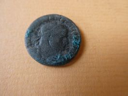 uralte Bronzemünze   20 mm     3.46 g