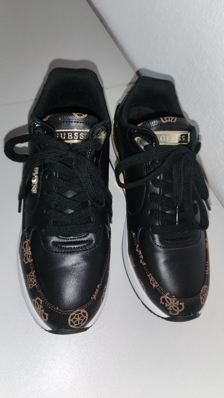 Guess Scarpe da donna: Guess Schuhe – Nuovo (secondo la descrizione) da Füllinsdorf venduto da EC1986