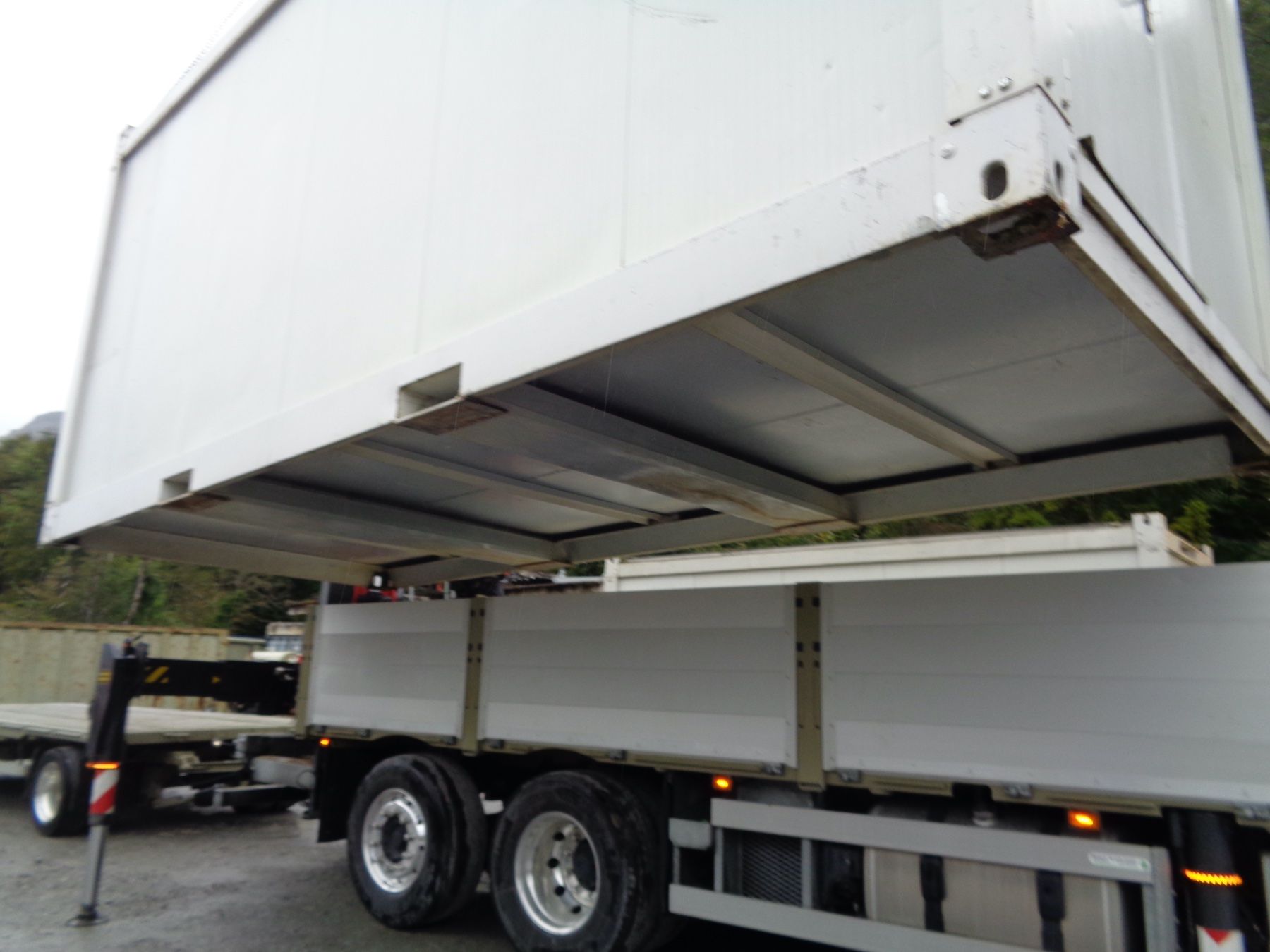 Conteneurs de construction: Container 6 m, isoliert – D'occasion à Alpnach Dorf par vieuxhenri 6