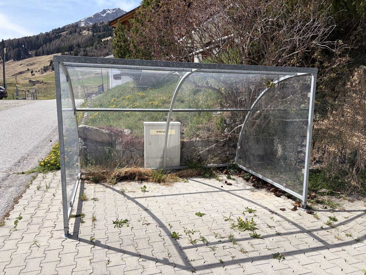 Unterstände: Velounterstand Velopa Engadin – Gebraucht aus Davos Dorf von Panda21