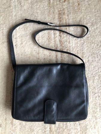 LEDERTASCHE, SCHWARZ, CA.25x18x8CM, VIELE FÄCHER, ZEITLOS