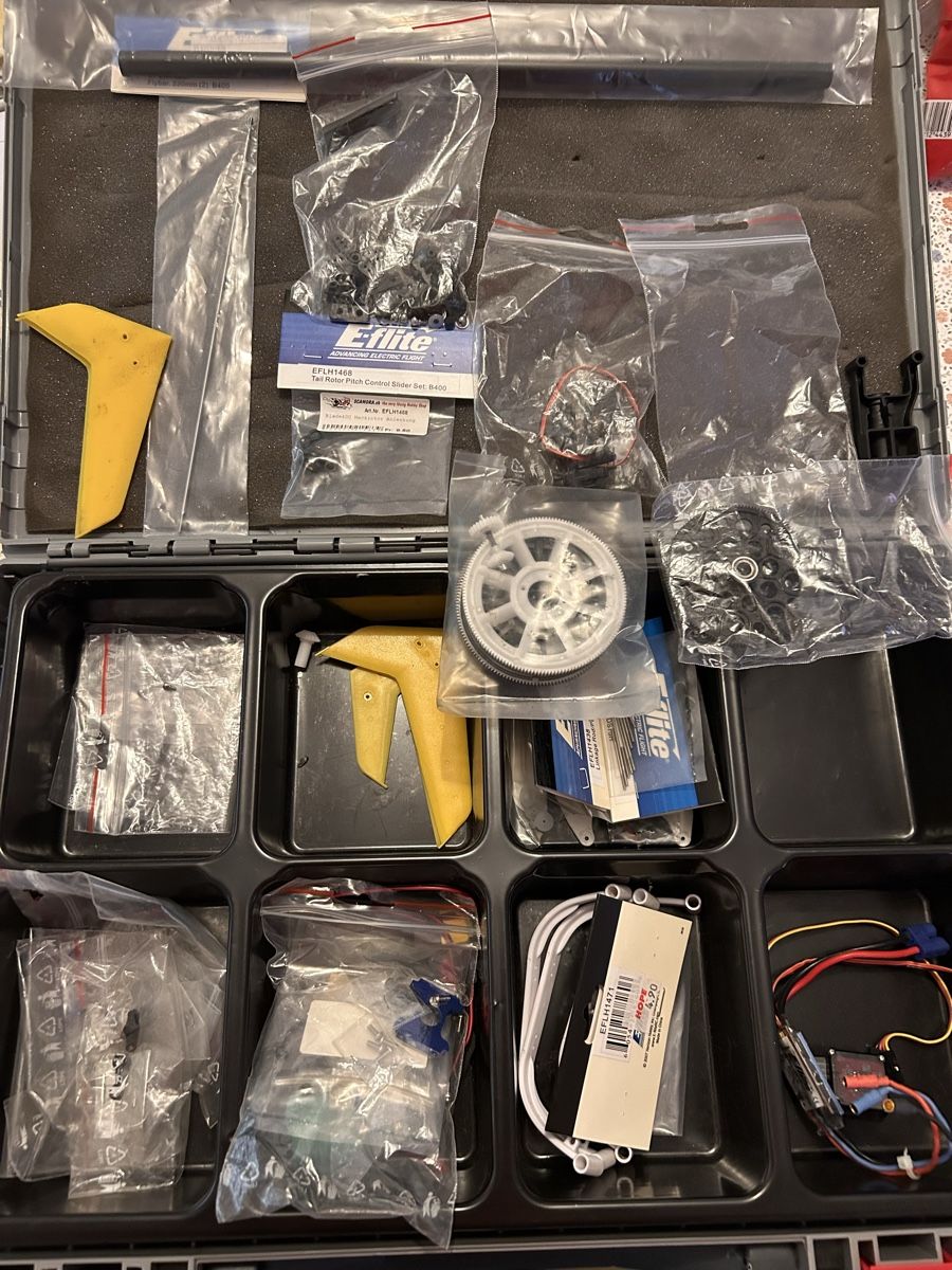 E-Flite RC Modellbau: Pièces détachées pour hélicoptère E-flite Blade 400! – Gebraucht aus Monthey von ase_p2zk