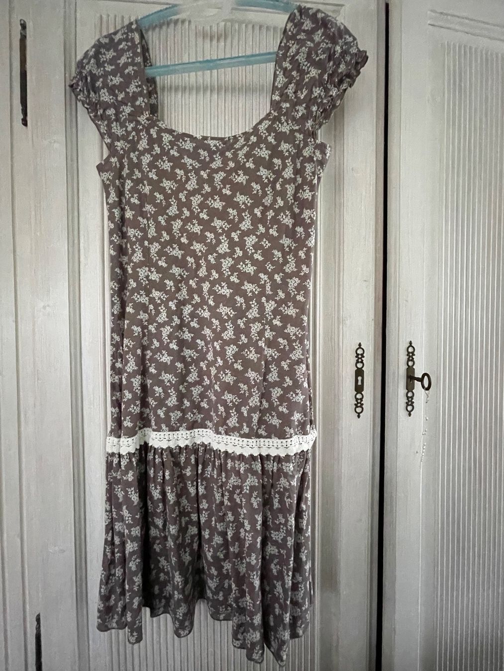 Vestiti: Kleid Taupe Gr. 36/38 – Usato da Goldswil venduto da _Dudy_ 1