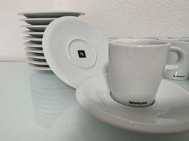 12 Original Nespresso "Lungo" Tassen mit Untertellern