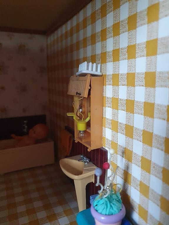 Case e mobili per bambole: Puppenhaus – Usato da Olten venduto da stritten 2