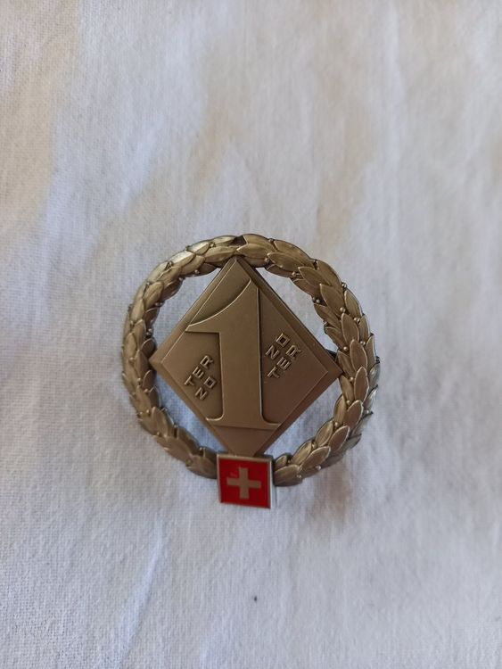 Insigne émaillé - Socialiste Suisse - Football - Vintage