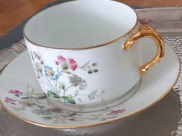 2x Tasse mit Unterteller und Silbriges Plateau