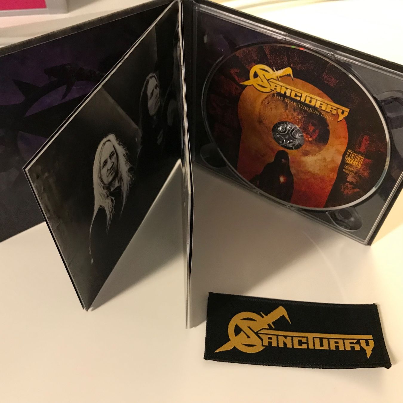 CDs: Sanctuary - The Year The Sun Died – Gebraucht aus Aesch BL von  3