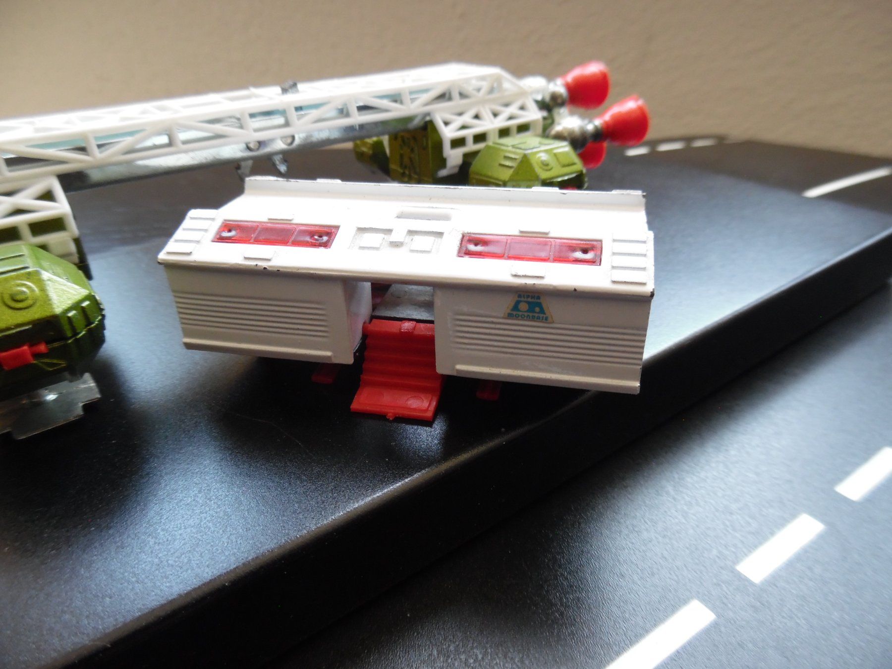 Dinky Toys Modellautos: Dinky Toys Eagle Transporter Space 1999 Gerry Anderson – Gebraucht aus Steinach von suzzi11 6