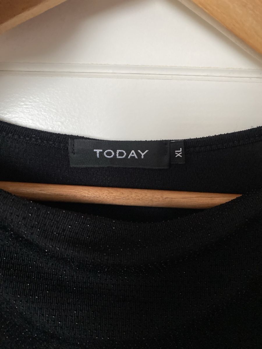 Maglioni & Felpe: schwarzes, glitzer- schimmerndes Langarmshirt TODAY – Usato da Alpnach Dorf venduto da melbb 2