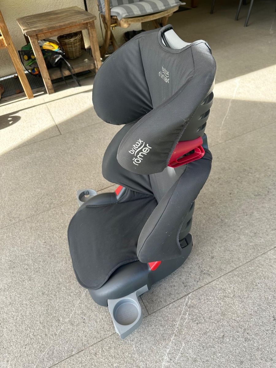Britax Römer Seggiolini per auto: Britax Römer Autokindersitz zu verschenken – Usato da Küsnacht ZH venduto da sehnsucht01 1