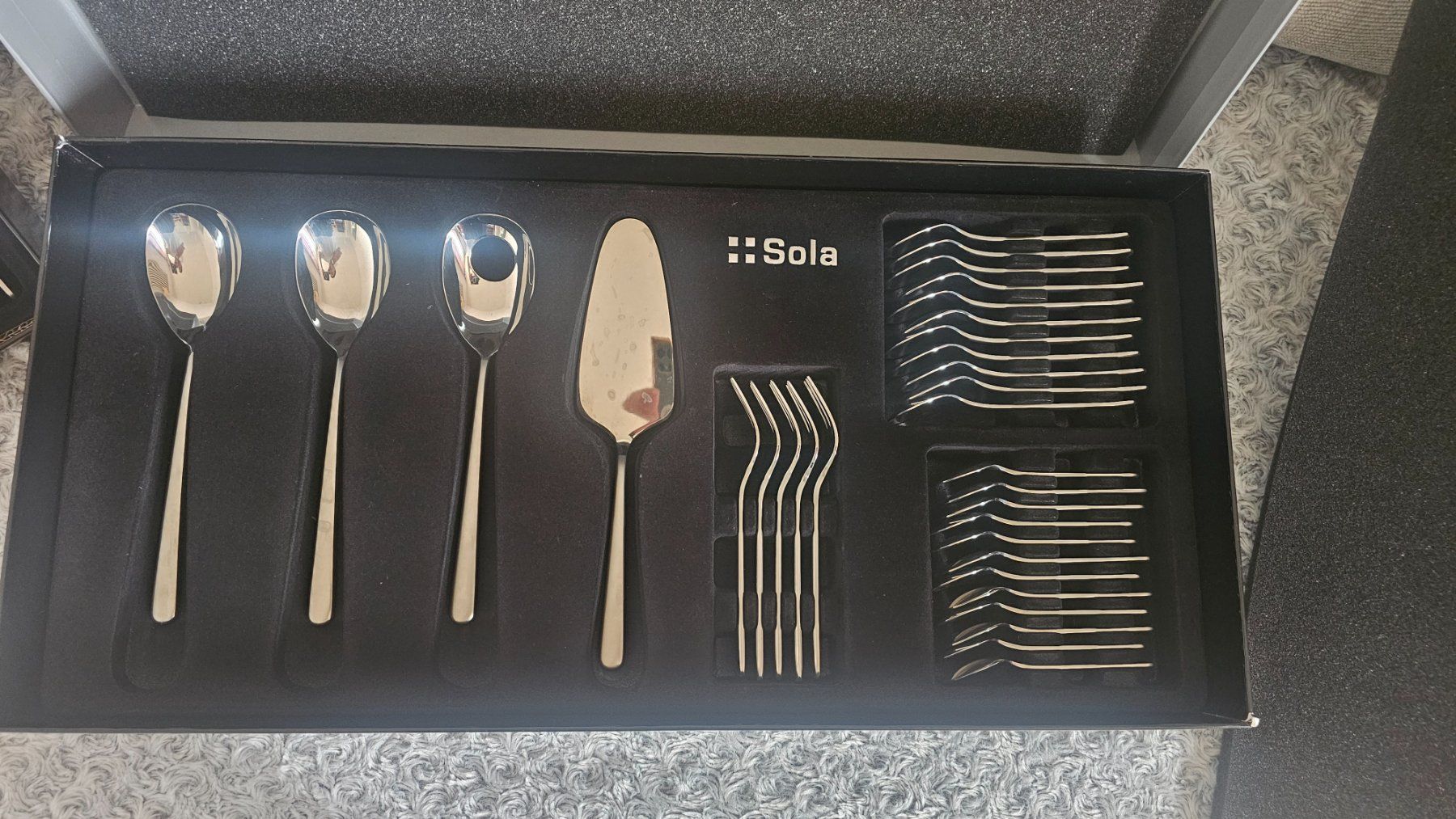 Sola Set di posate: Sola services de table 70pcs – Usato da Etoy venduto da angi020 1