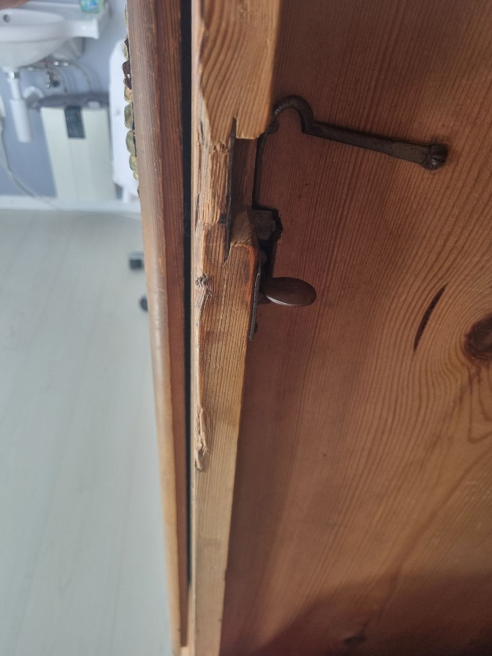 Armadi: Bauernschrank massiv – Usato da Thayngen venduto da McDb 3