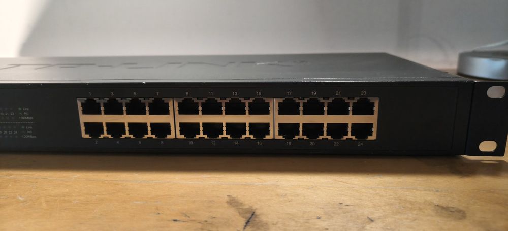 TP-Link TL-SG 1024: 19 zoll Gigabit Netzwerk Switch (Gebraucht) in ...