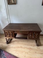 Antiker Massiver Schreibtisch