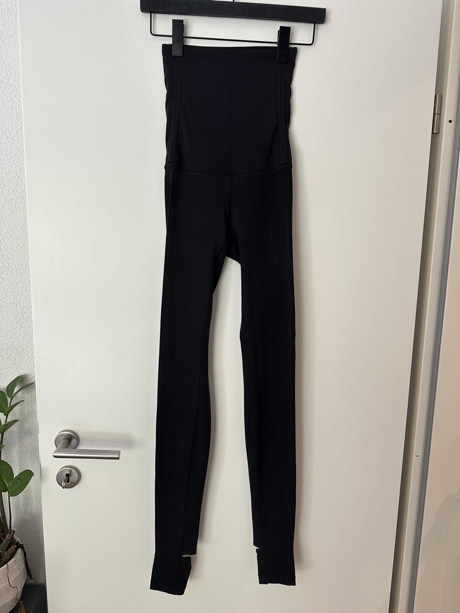 Lululemon Leggings: lululemon footed leggings size 2/eu34 – Nuovo (secondo la descrizione) da bözberg venduto da amy_7wz8 4