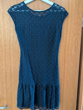 Sommerliches Spitzenkleid, dunkelblau, Grösse 38/M.